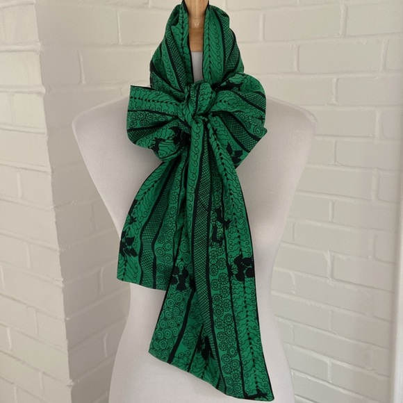 Womens green and black reindeer festive winter long dress scarve scarf - Picture 1 of 8